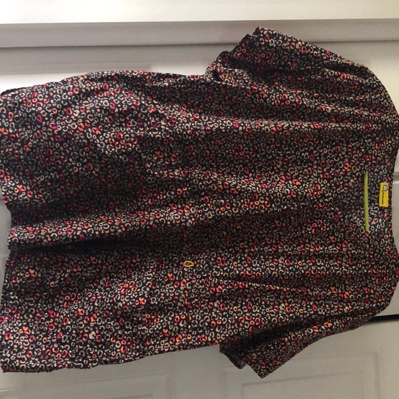 Lot of 6 scrub tops - Picture 6 of 6